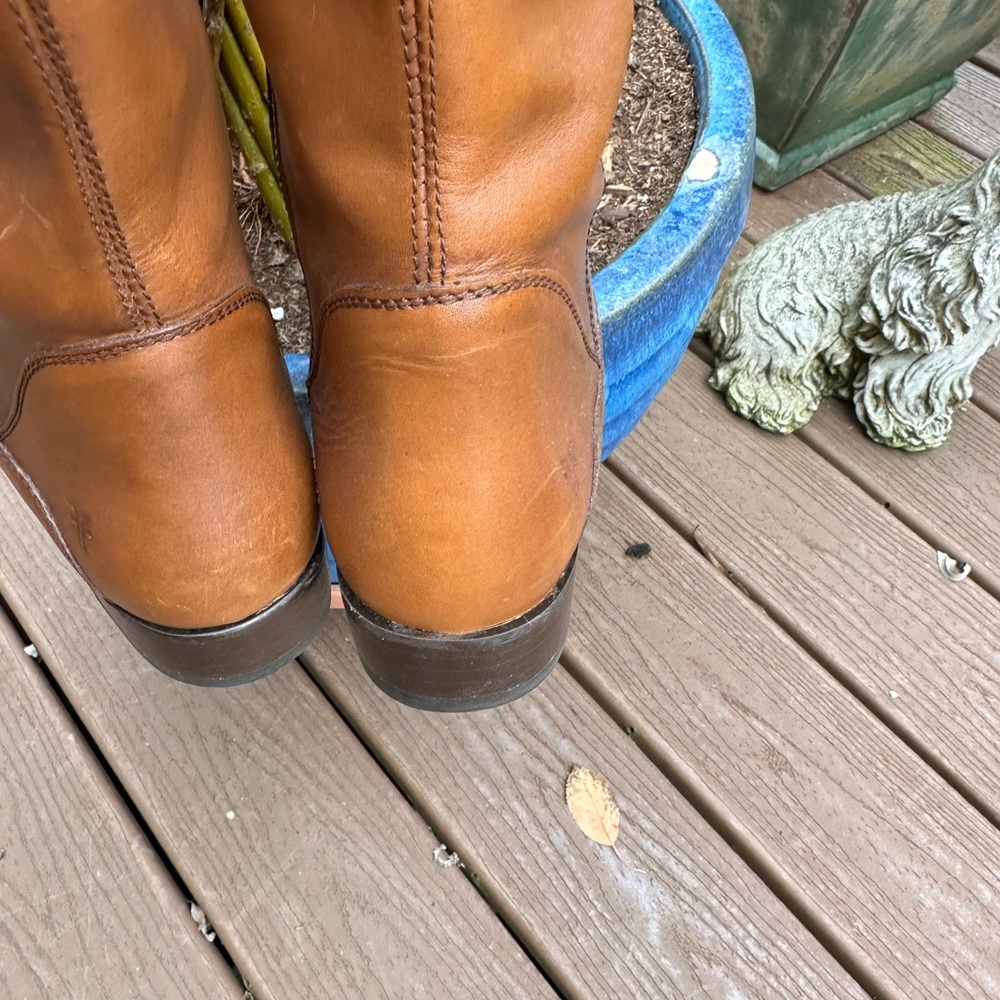 Frye Marissa Medallion Inside Zip Tall Boot. Color: Cognac. - Picture 4 of 15